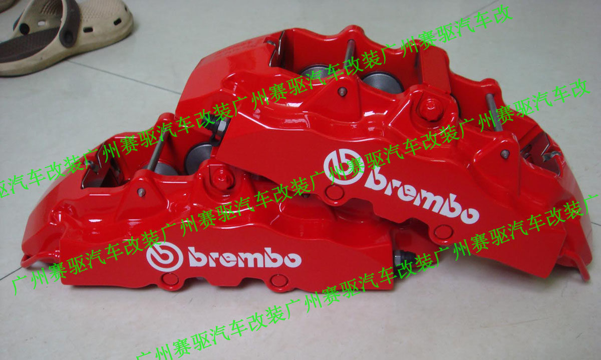 意大利BREMBO 8活塞卡钳刹车套装 大型越野车改装刹车专用8活塞刹车鲍鱼