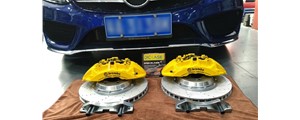 奔驰C级c，前brembo R6搭配DICASE 38034MM孔线盘